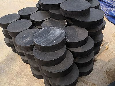潜江市板式橡胶支座由若干层橡胶片与薄钢板经加压硫化